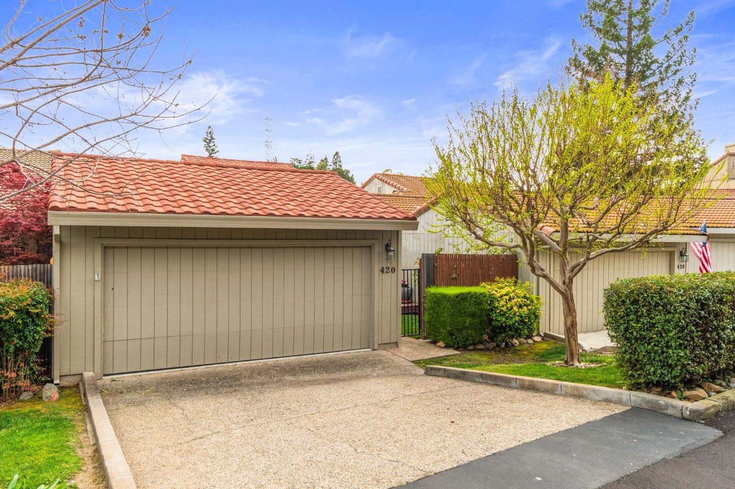 420 Crestridge Lane