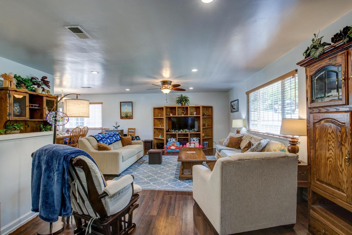 555 Arlette Lane