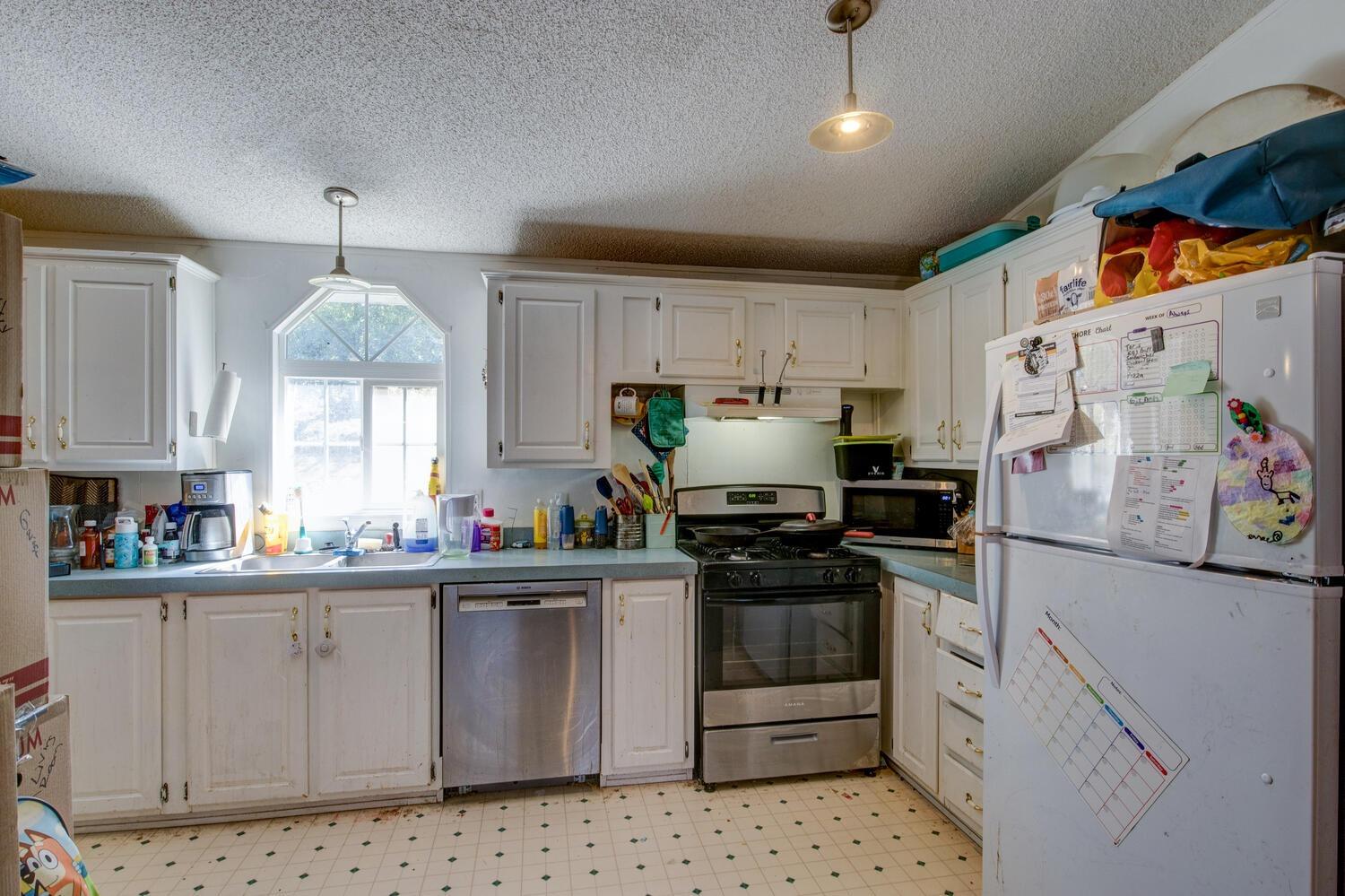 555 Arlette Lane
