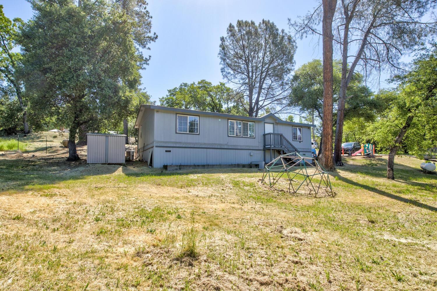555 Arlette Lane