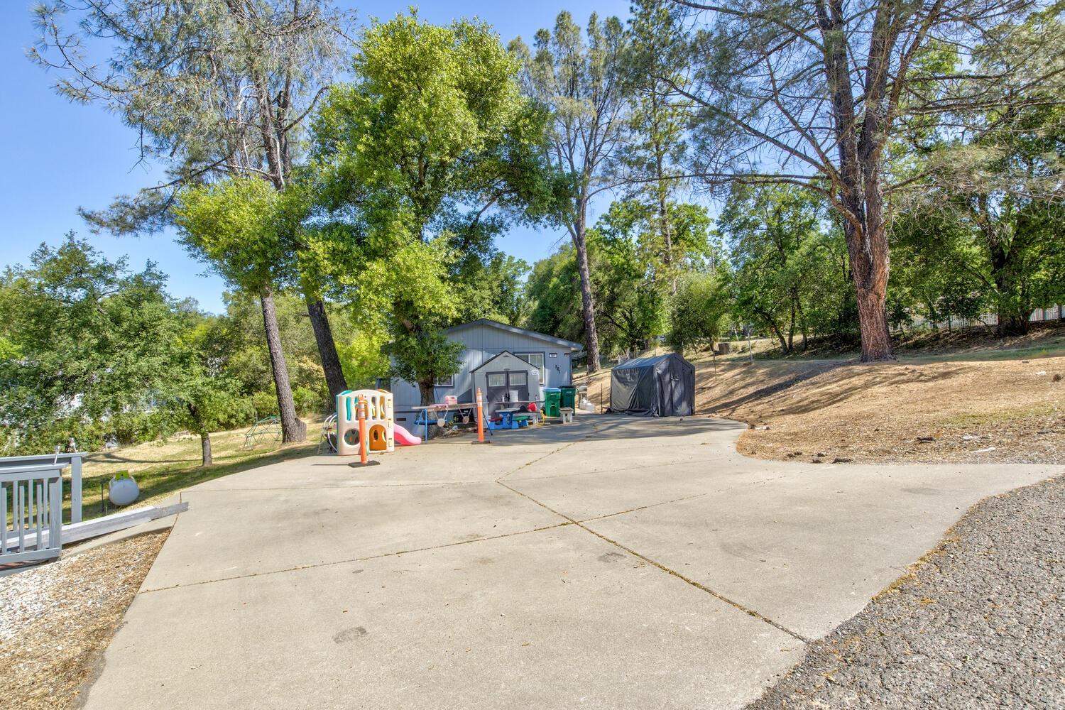 555 Arlette Lane