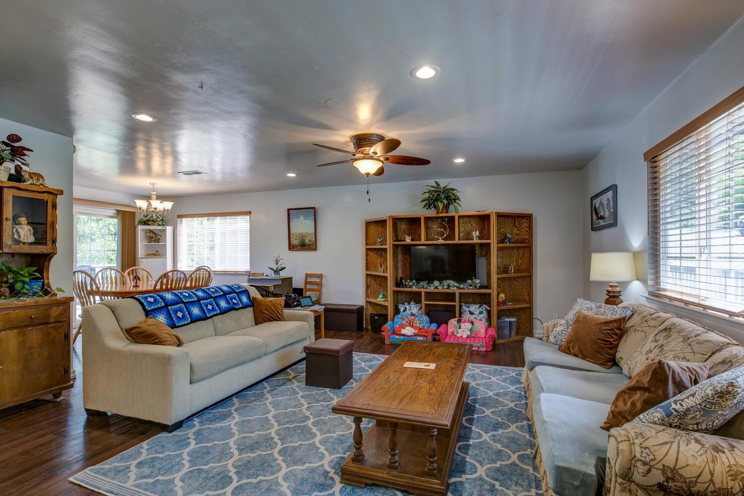 555 Arlette Lane