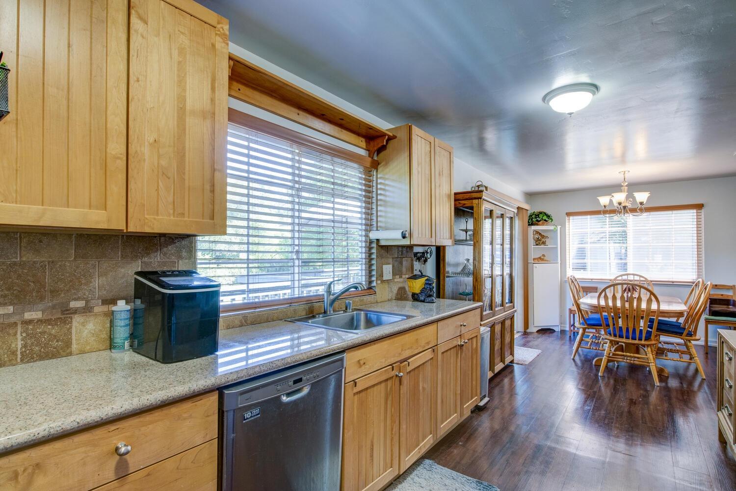 555 Arlette Lane