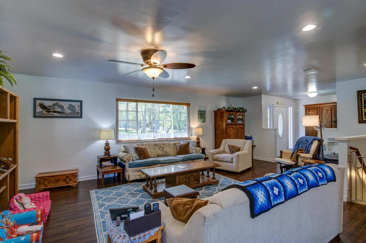 555 Arlette Lane