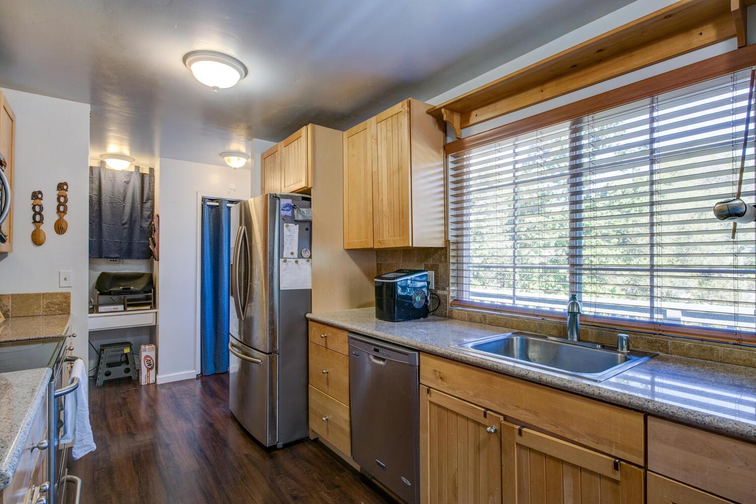 555 Arlette Lane