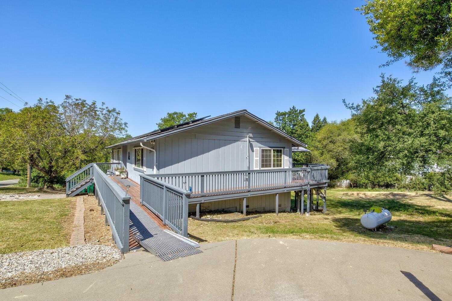 555 Arlette Lane