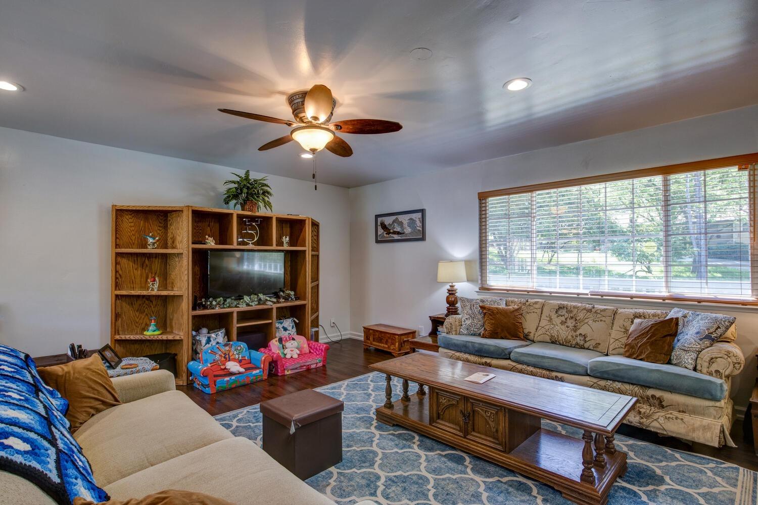 555 Arlette Lane