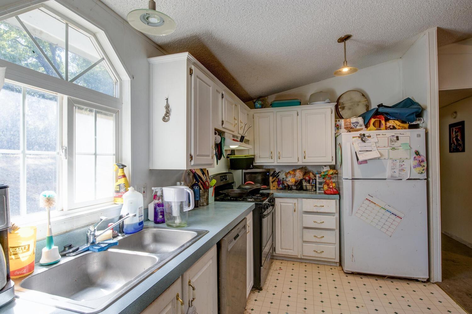 555 Arlette Lane
