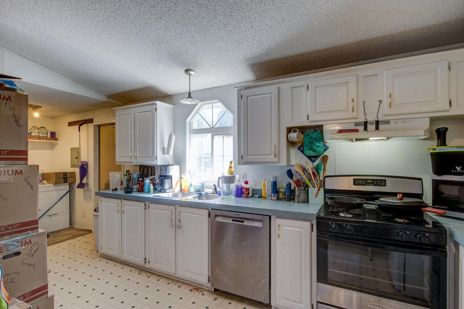 555 Arlette Lane
