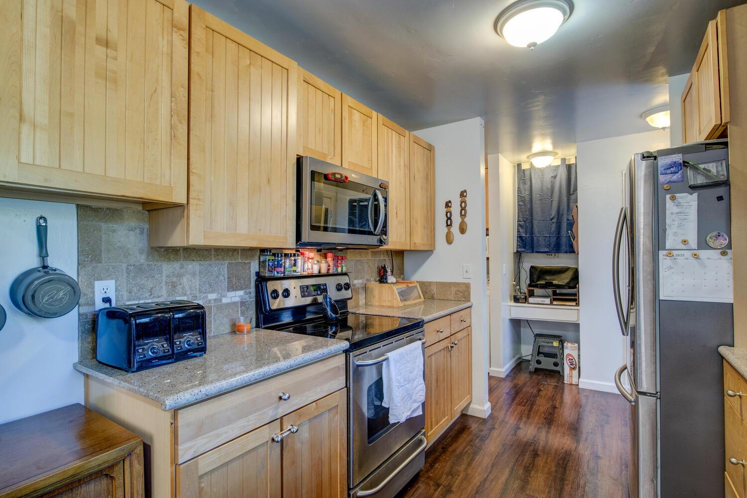 555 Arlette Lane