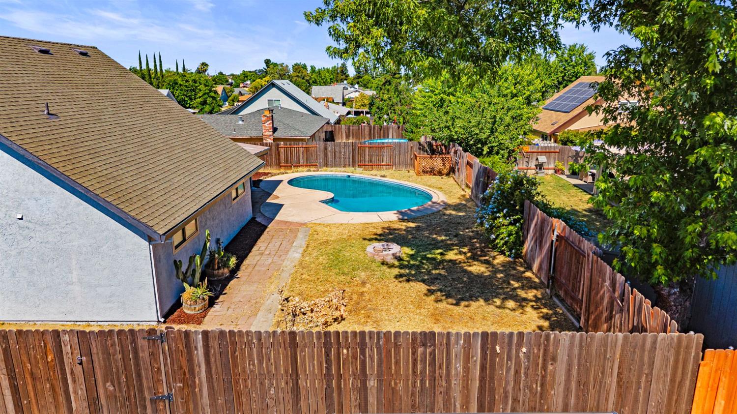 6125 Ledgewood Way