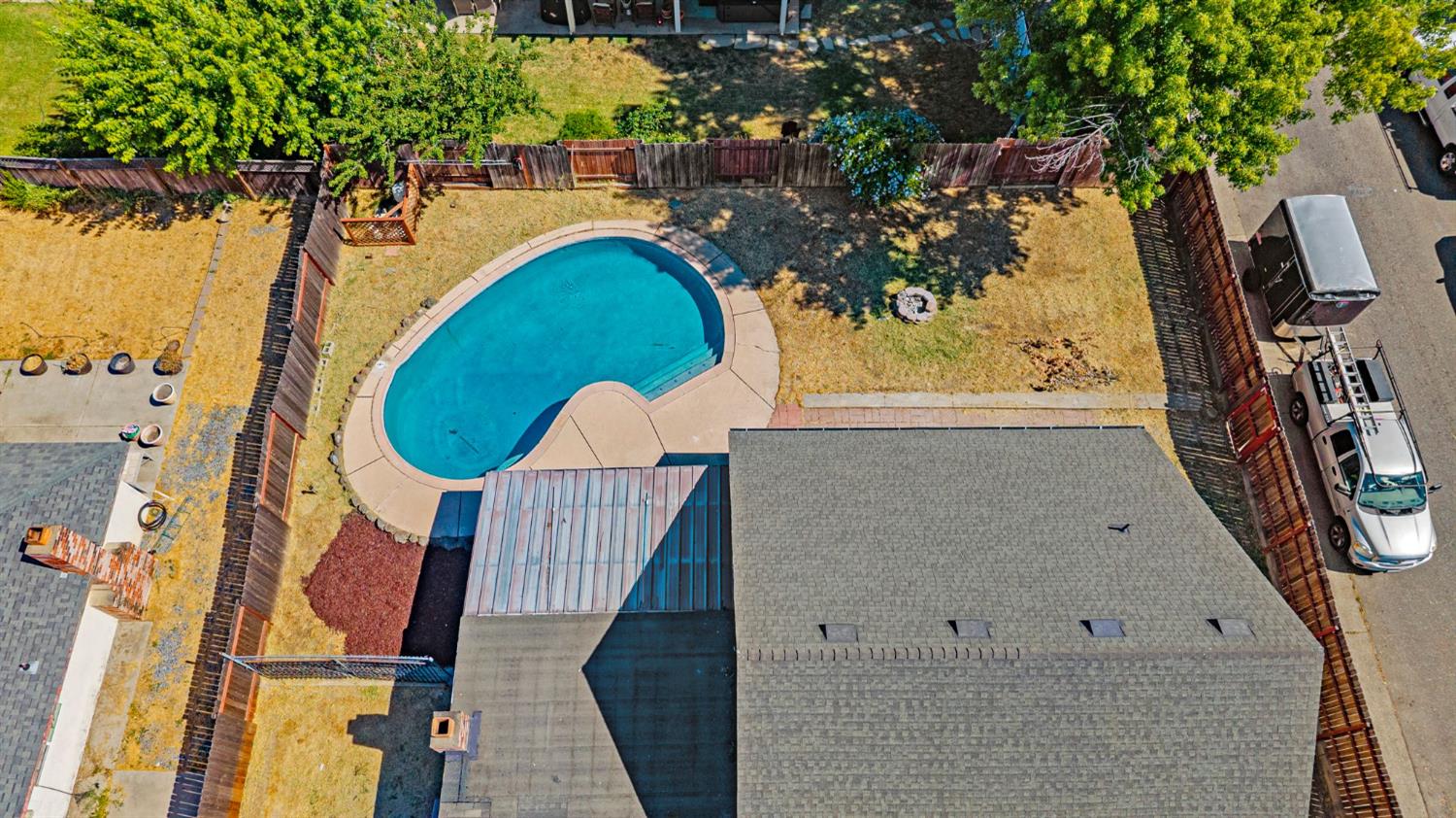 6125 Ledgewood Way