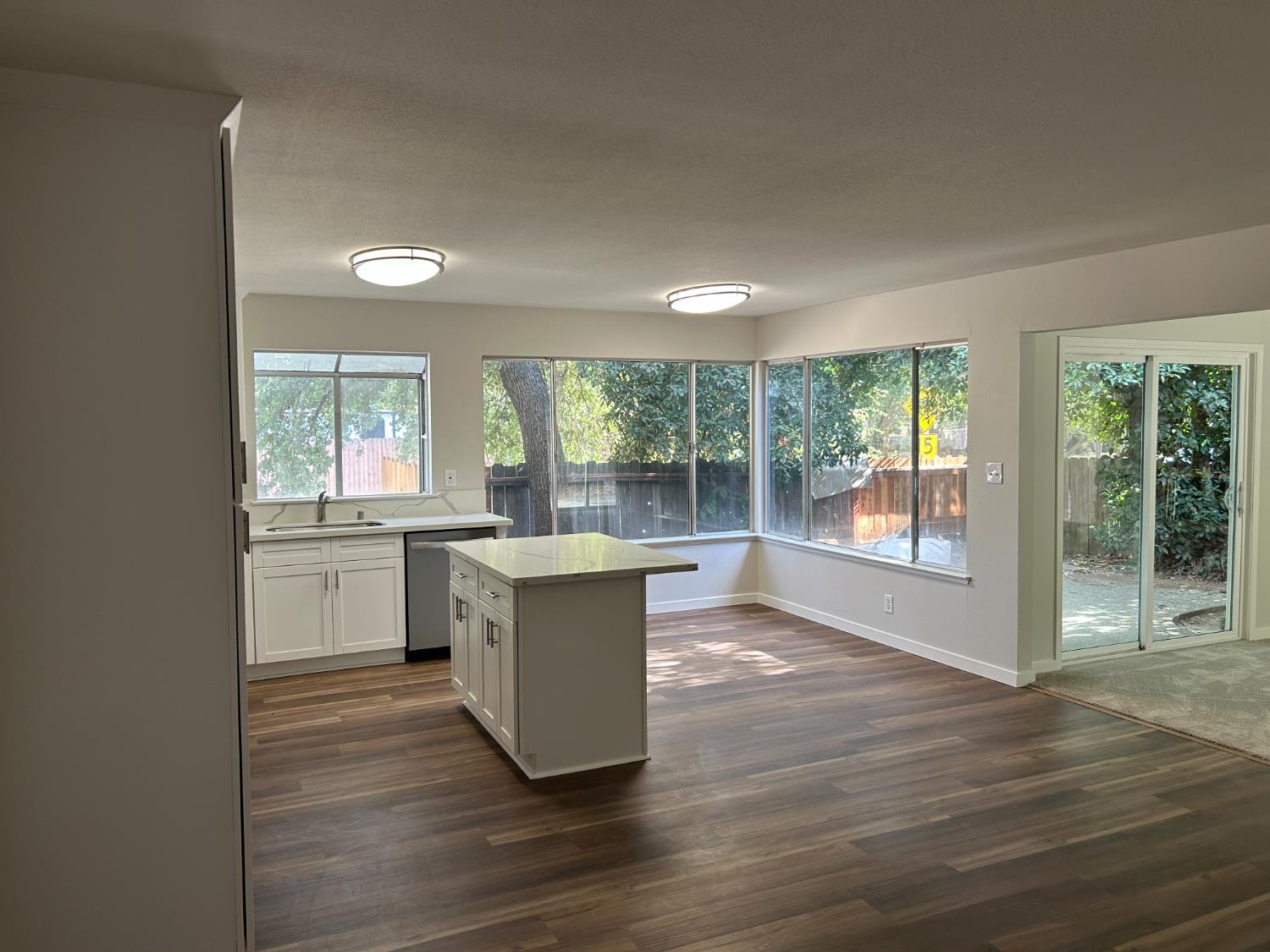 6960 Sunburst Way