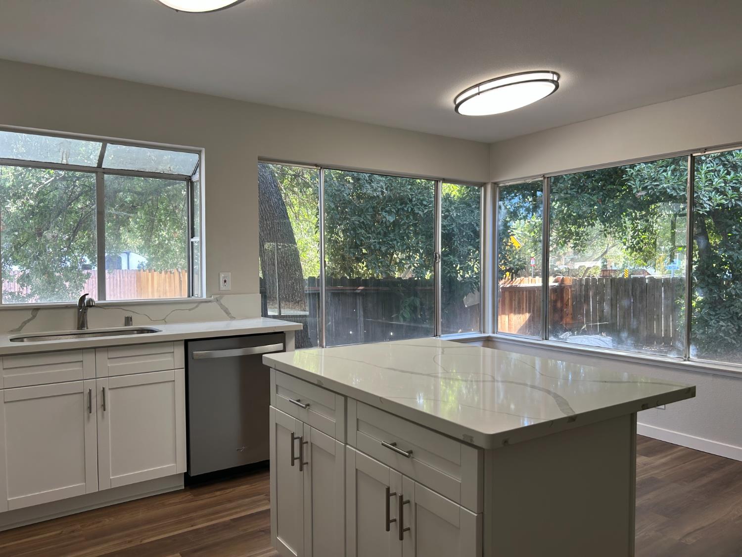 6960 Sunburst Way