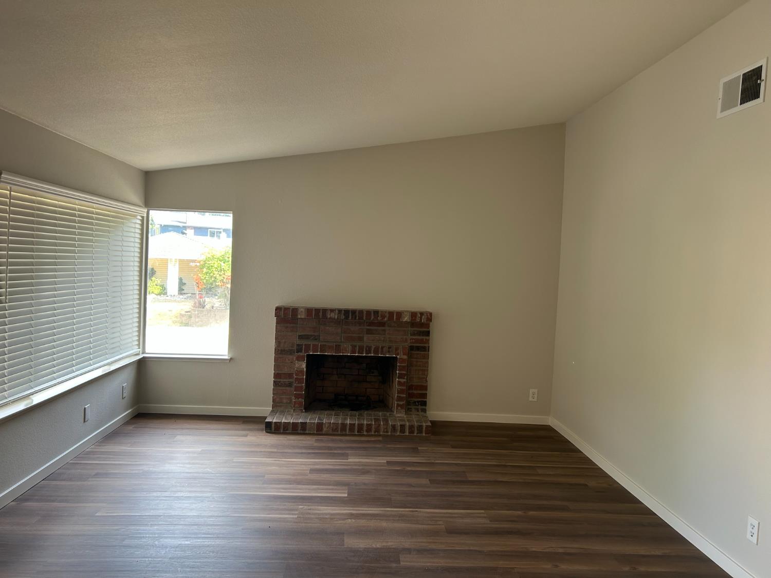 6960 Sunburst Way