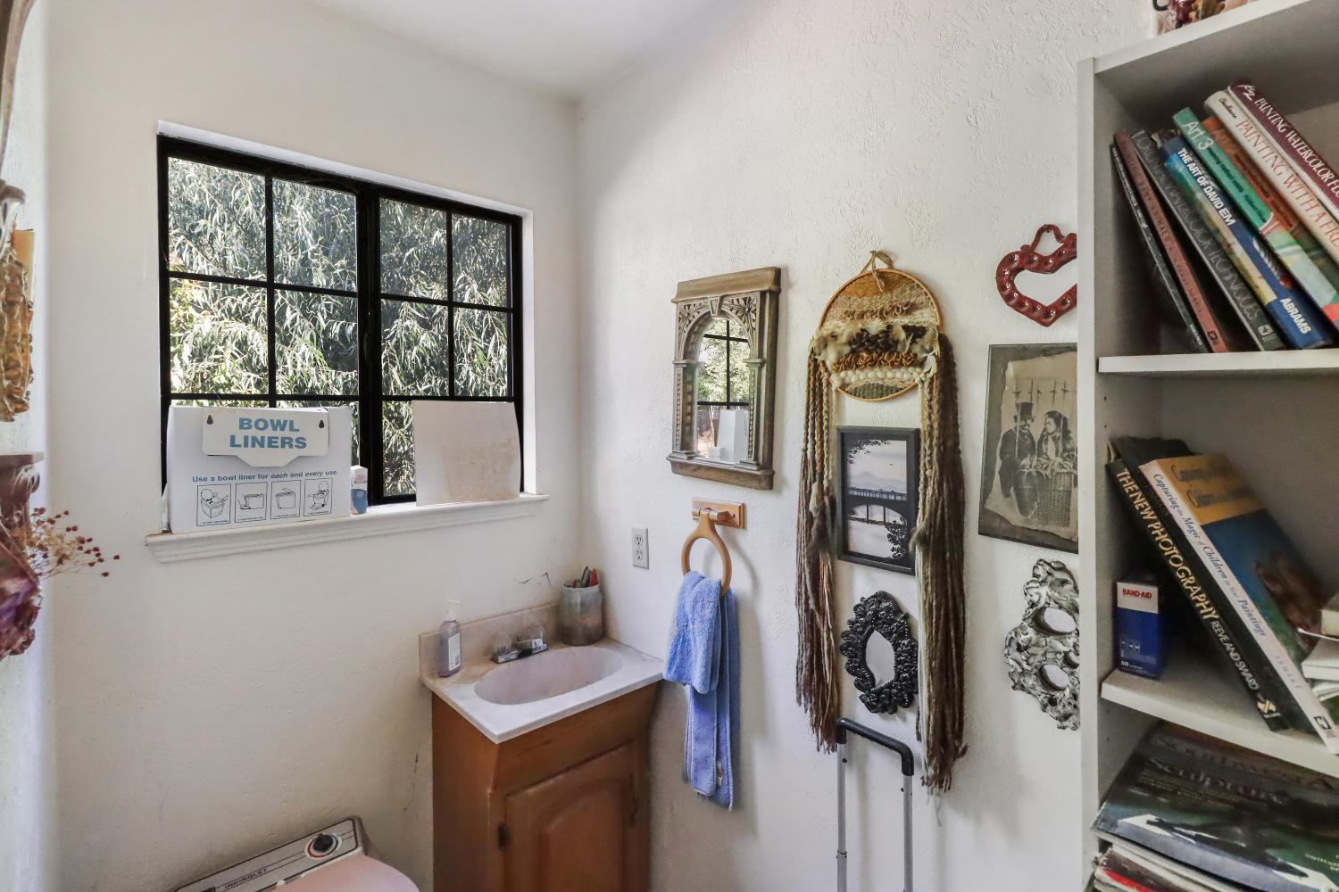 6225 Luna Lane