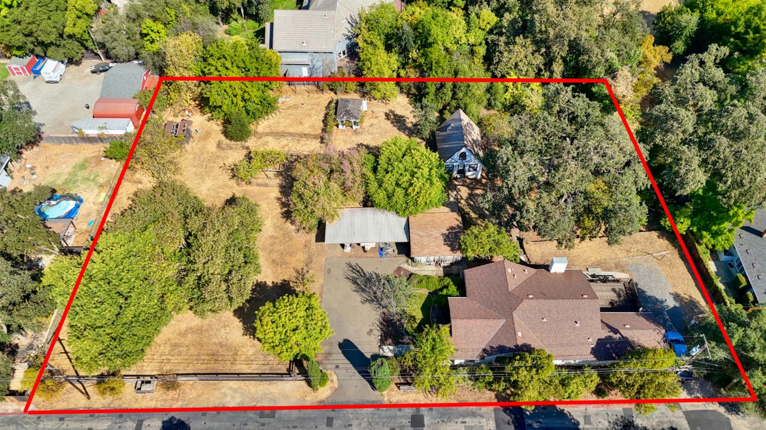 6225 Luna Lane