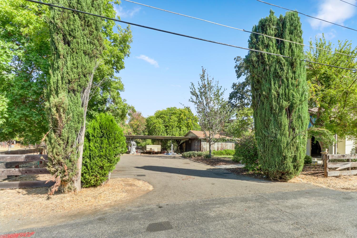 6225 Luna Lane