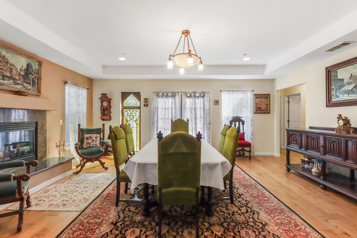 6225 Luna Lane