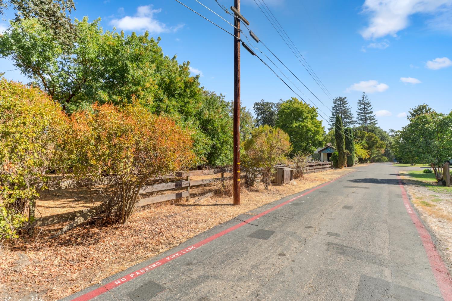 6225 Luna Lane