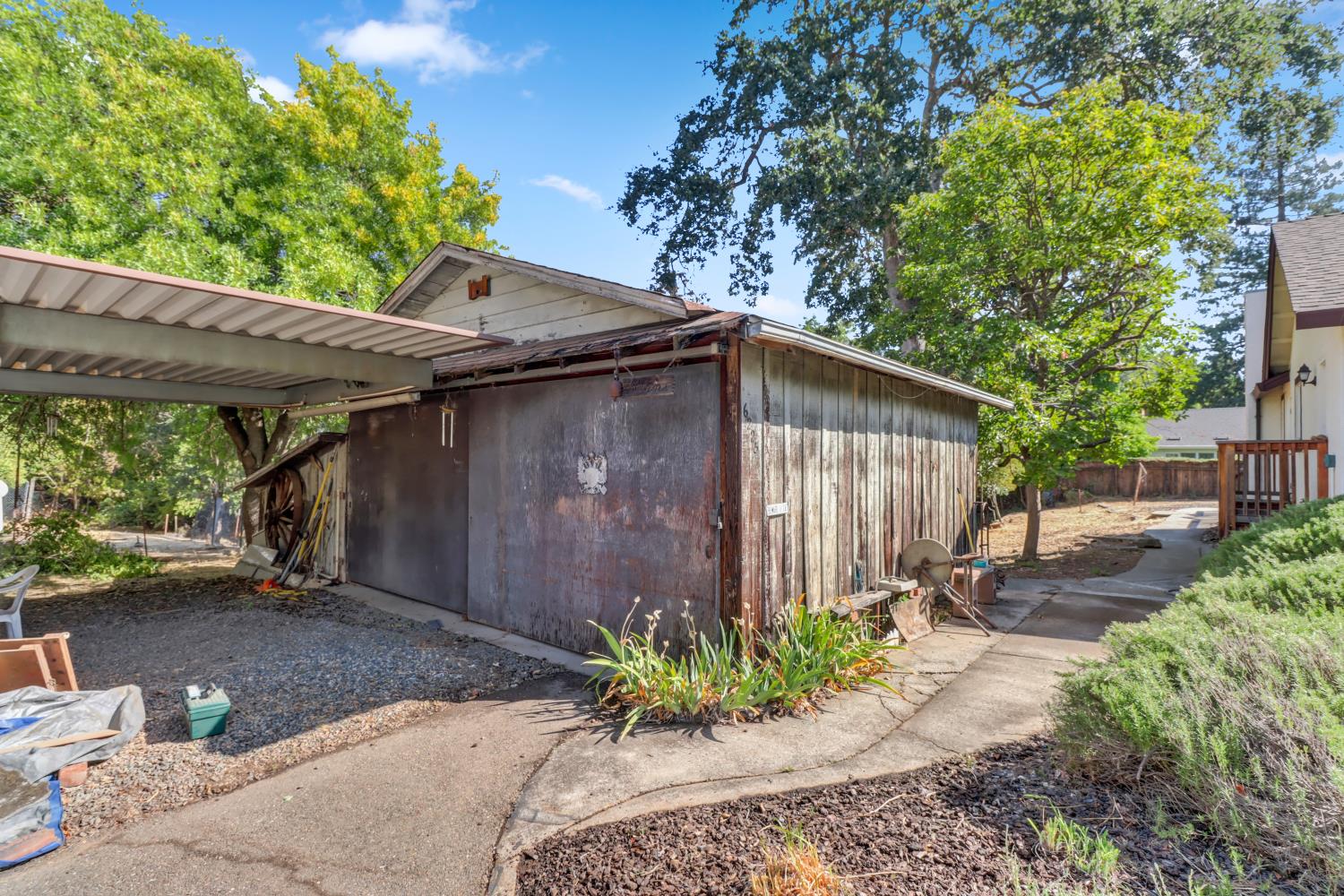 6225 Luna Lane