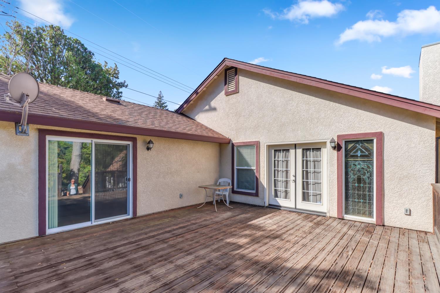 6225 Luna Lane