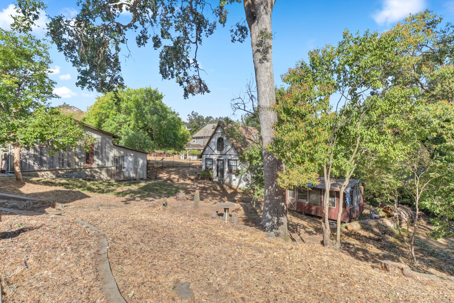 6225 Luna Lane