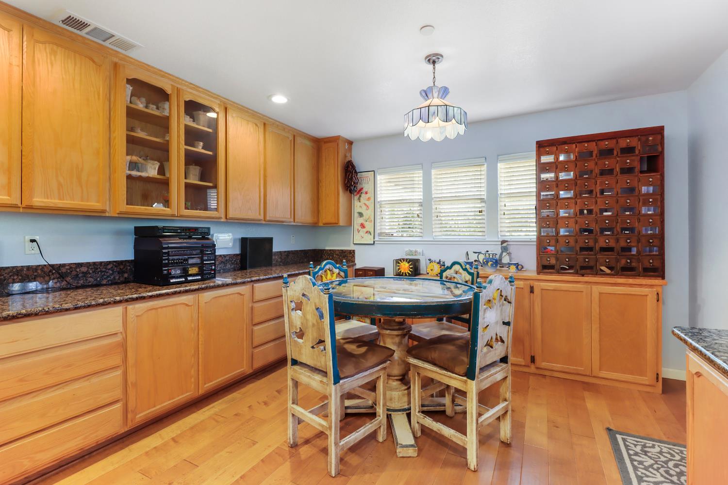 6225 Luna Lane