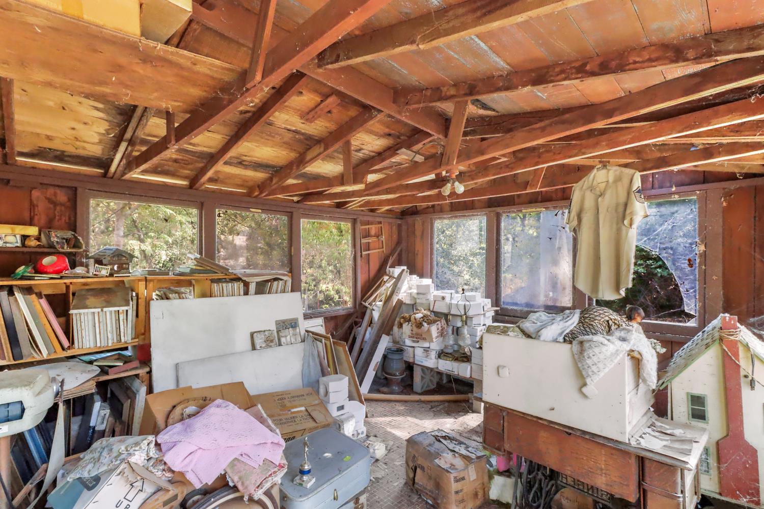 6225 Luna Lane