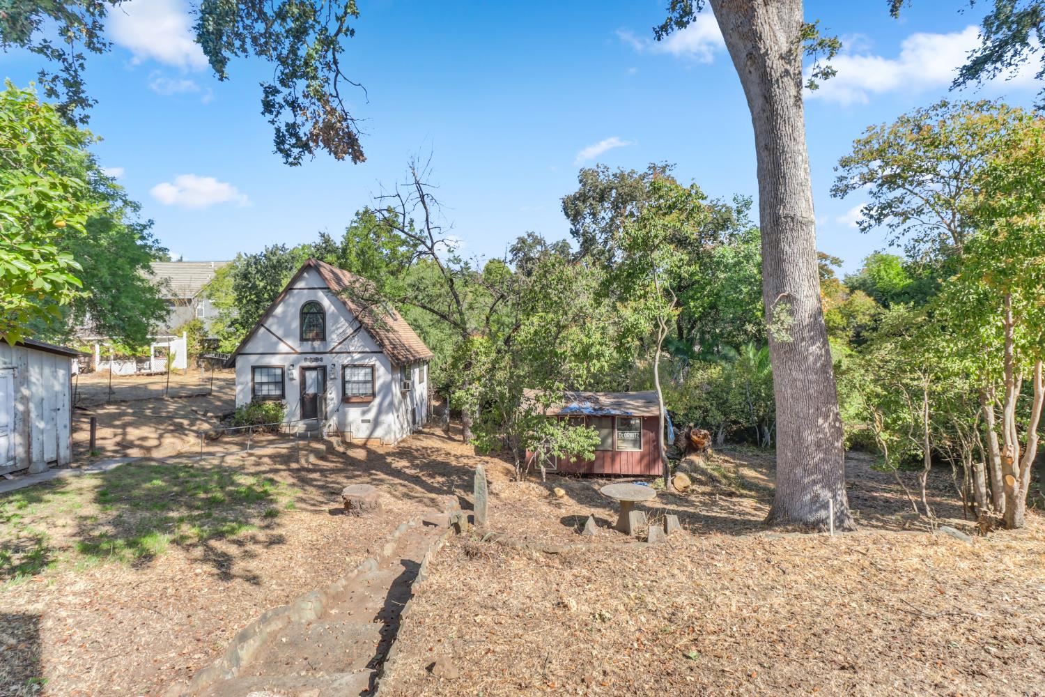 6225 Luna Lane
