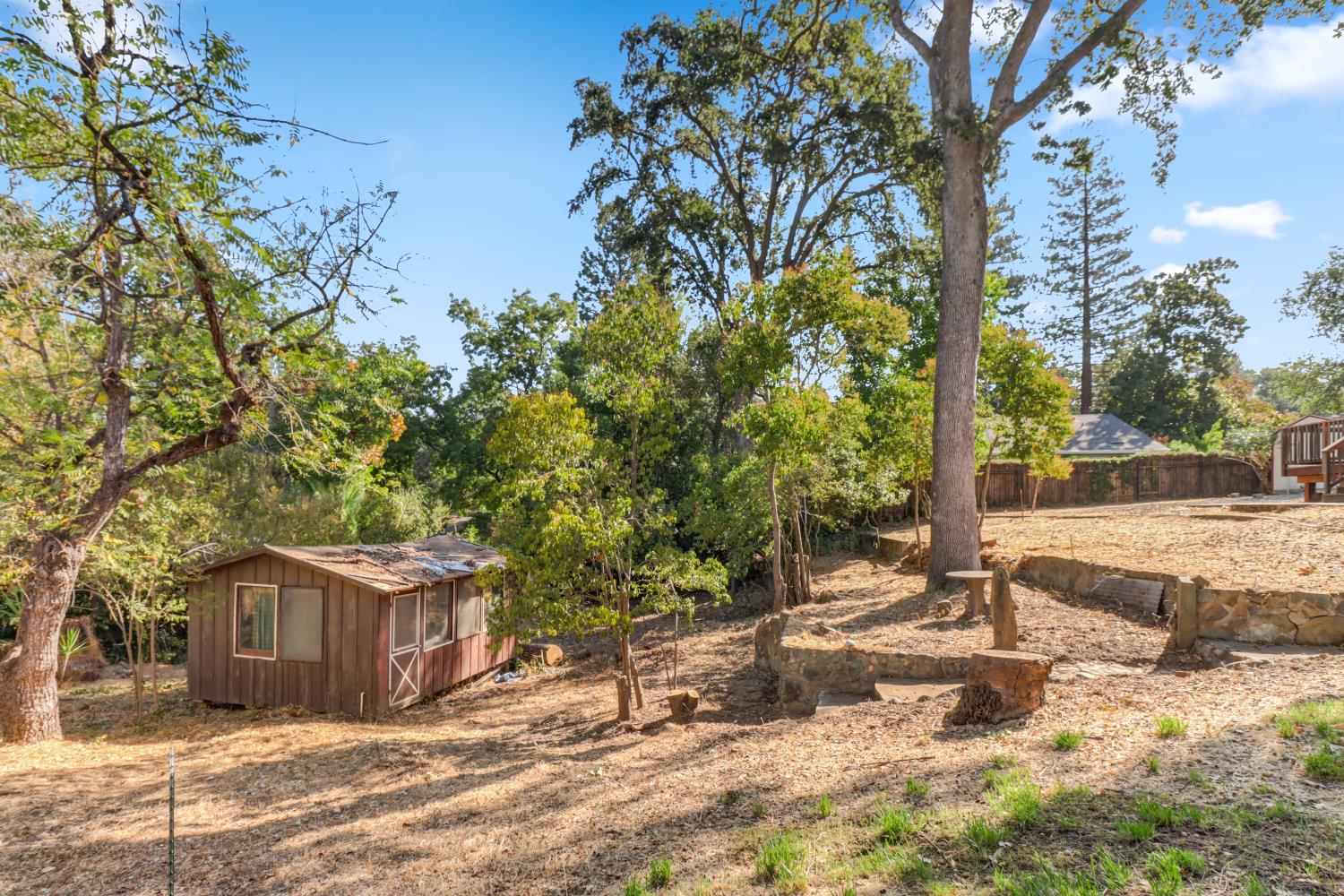 6225 Luna Lane