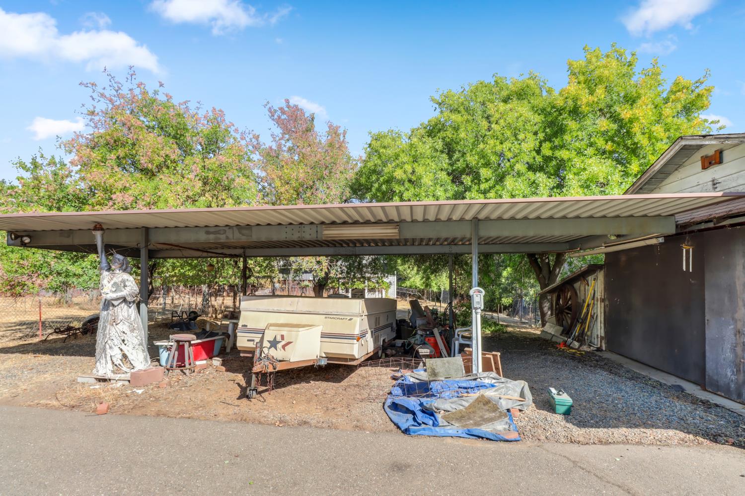 6225 Luna Lane