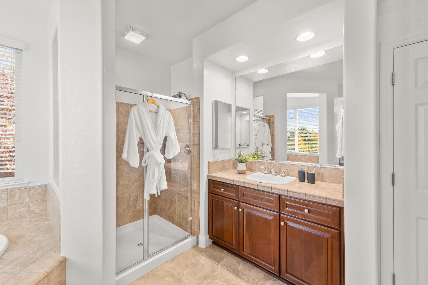 2208 Mount Errigal Lane