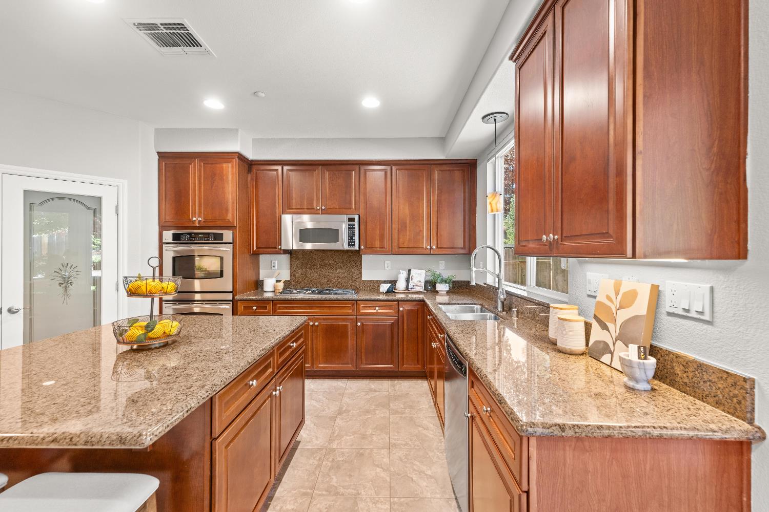 2208 Mount Errigal Lane