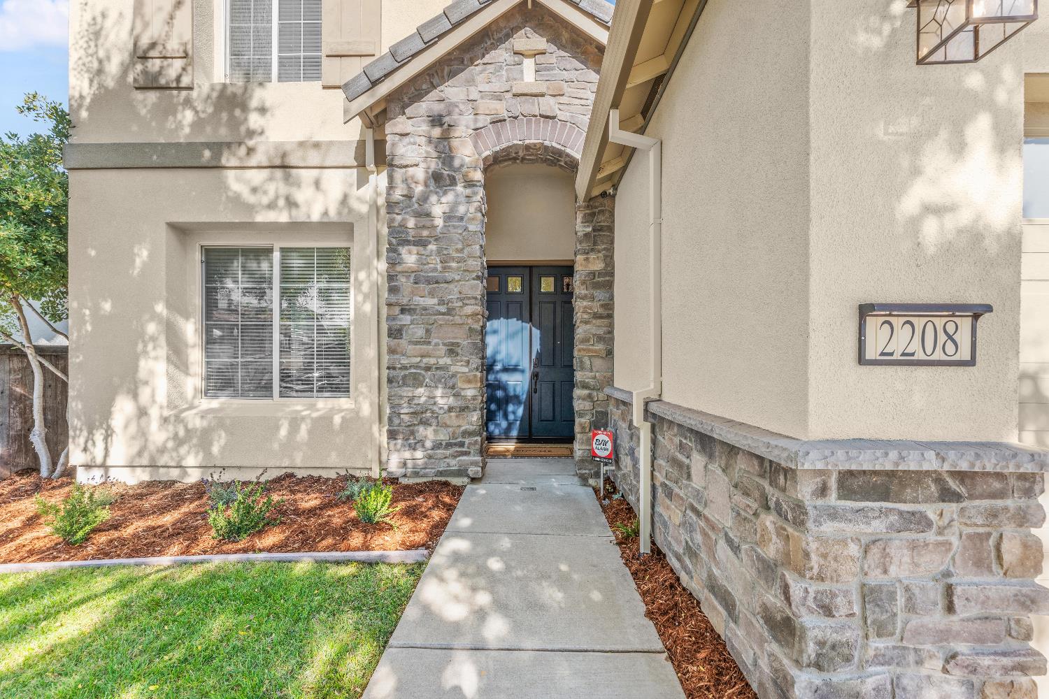 2208 Mount Errigal Lane