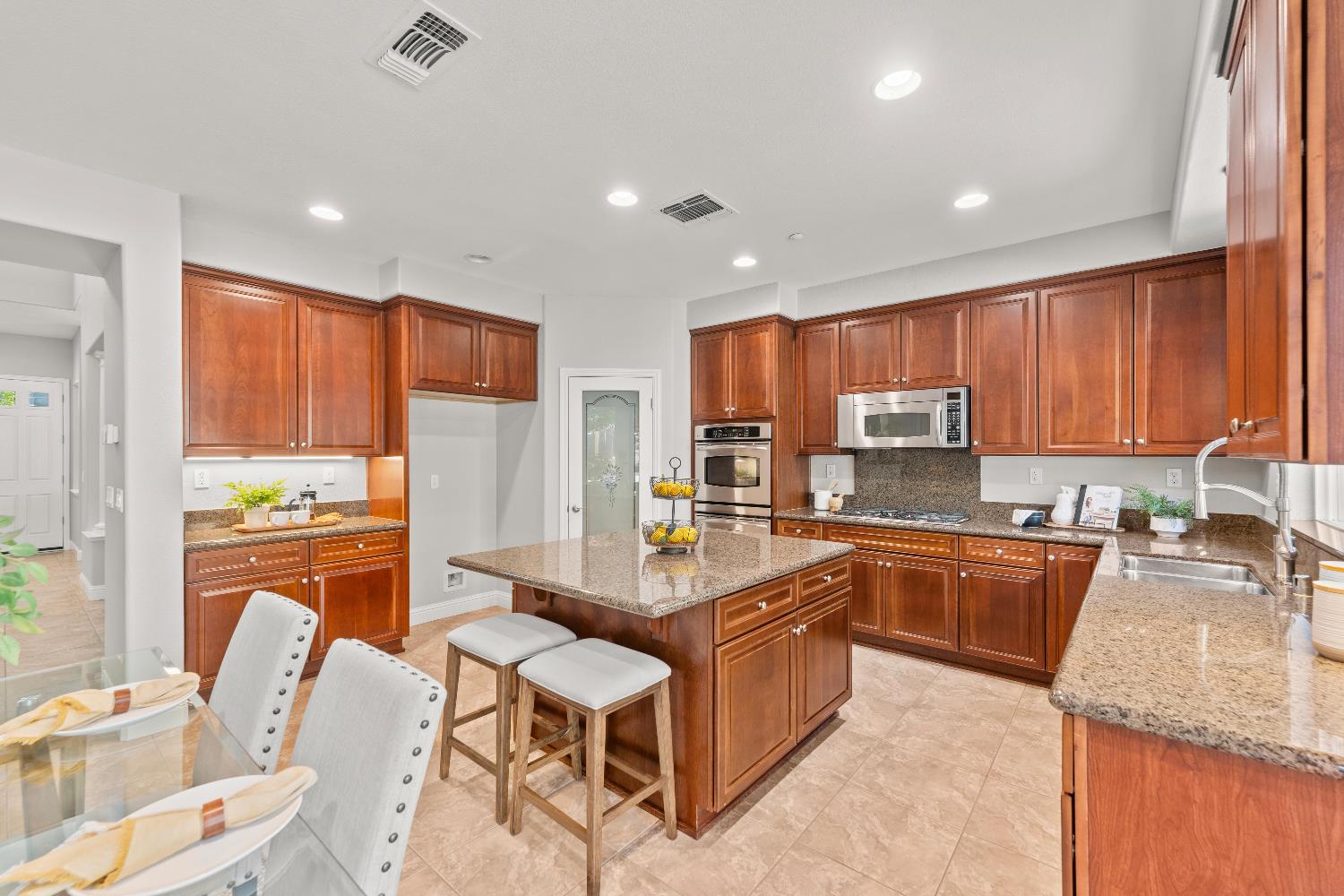 2208 Mount Errigal Lane