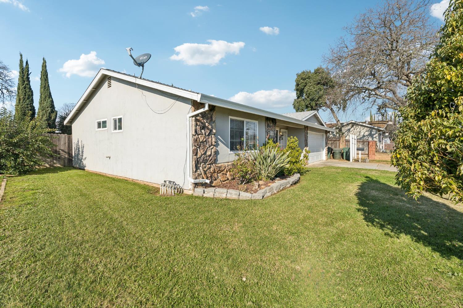5725 Mangrove Court