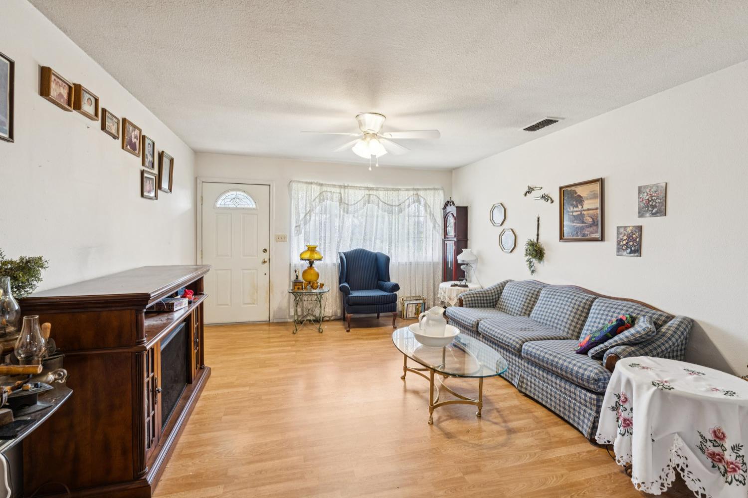 5725 Mangrove Court