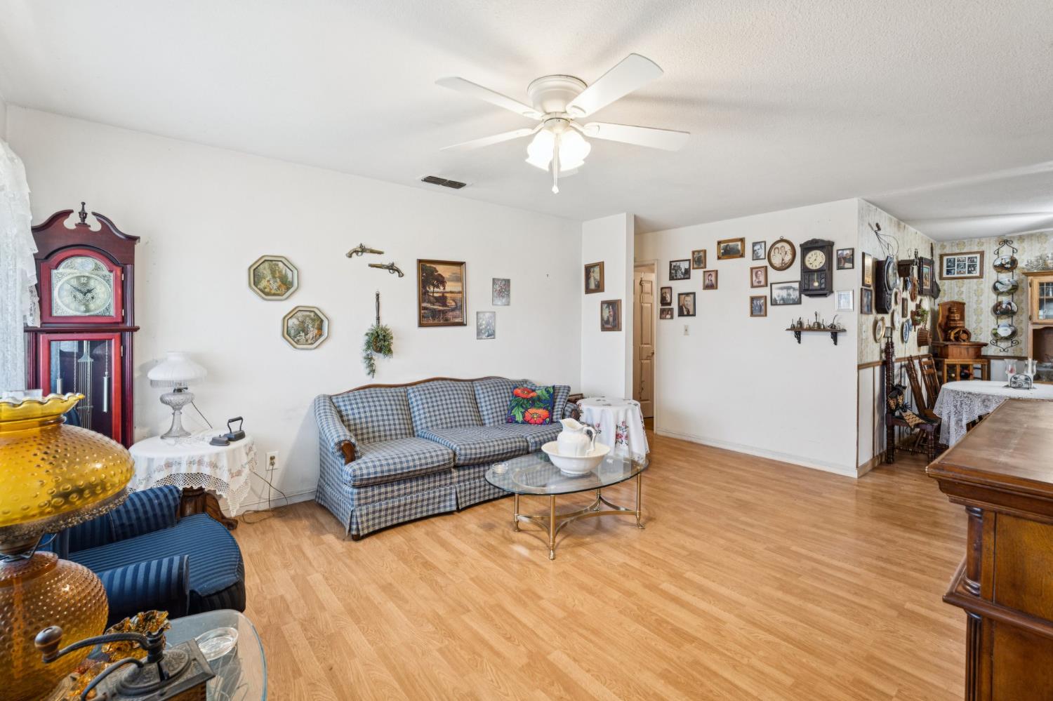 5725 Mangrove Court