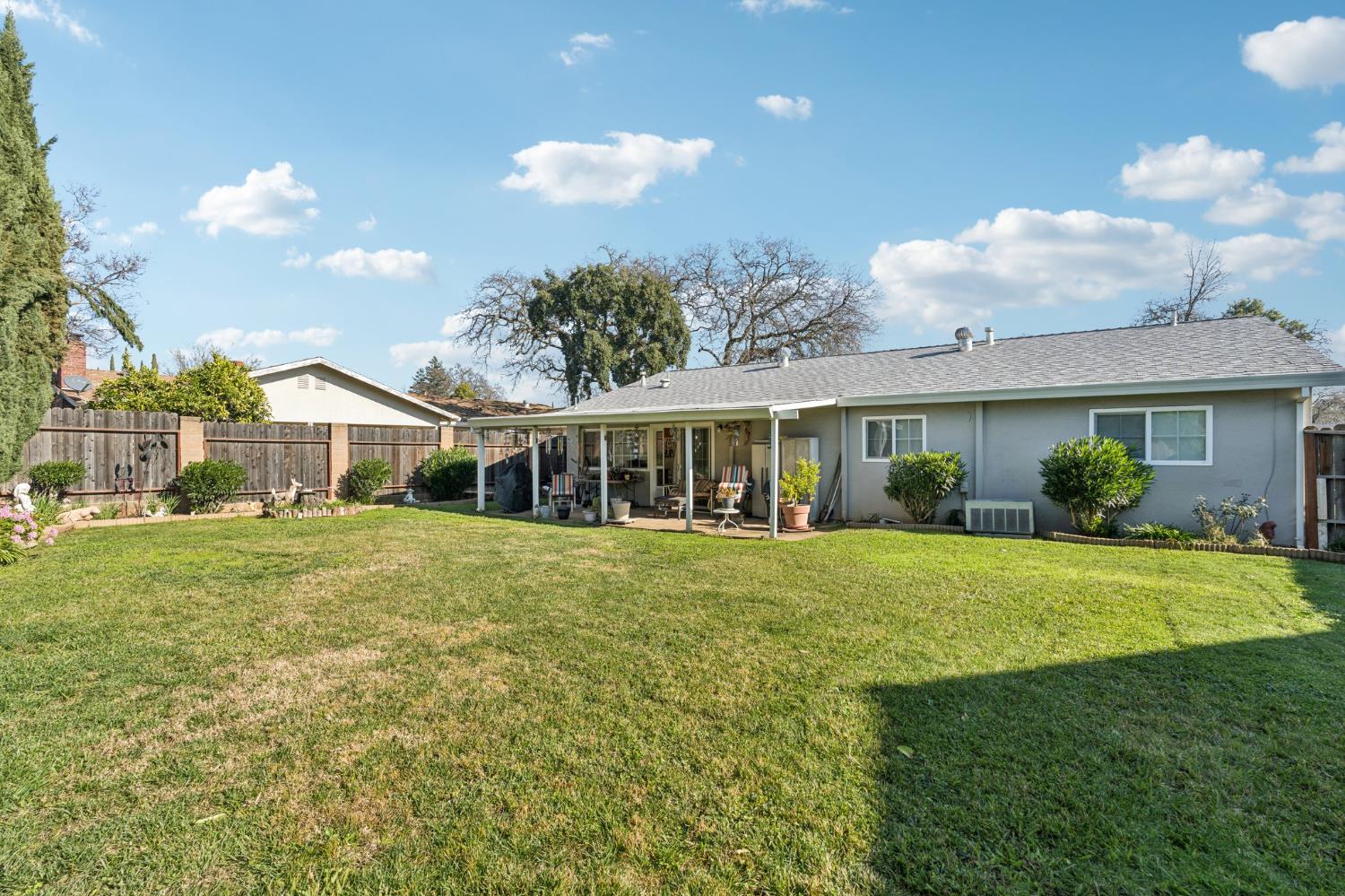 5725 Mangrove Court