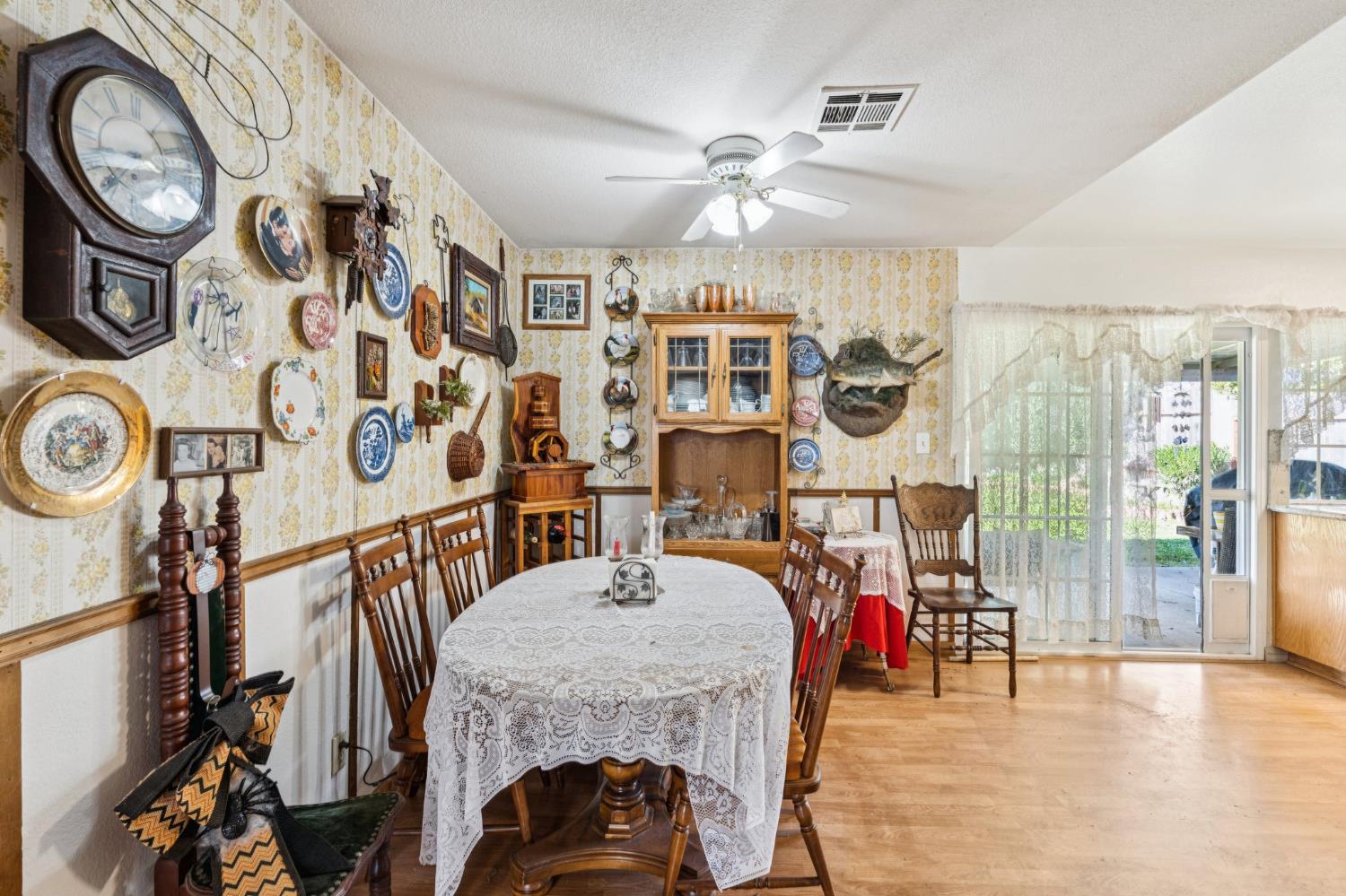 5725 Mangrove Court