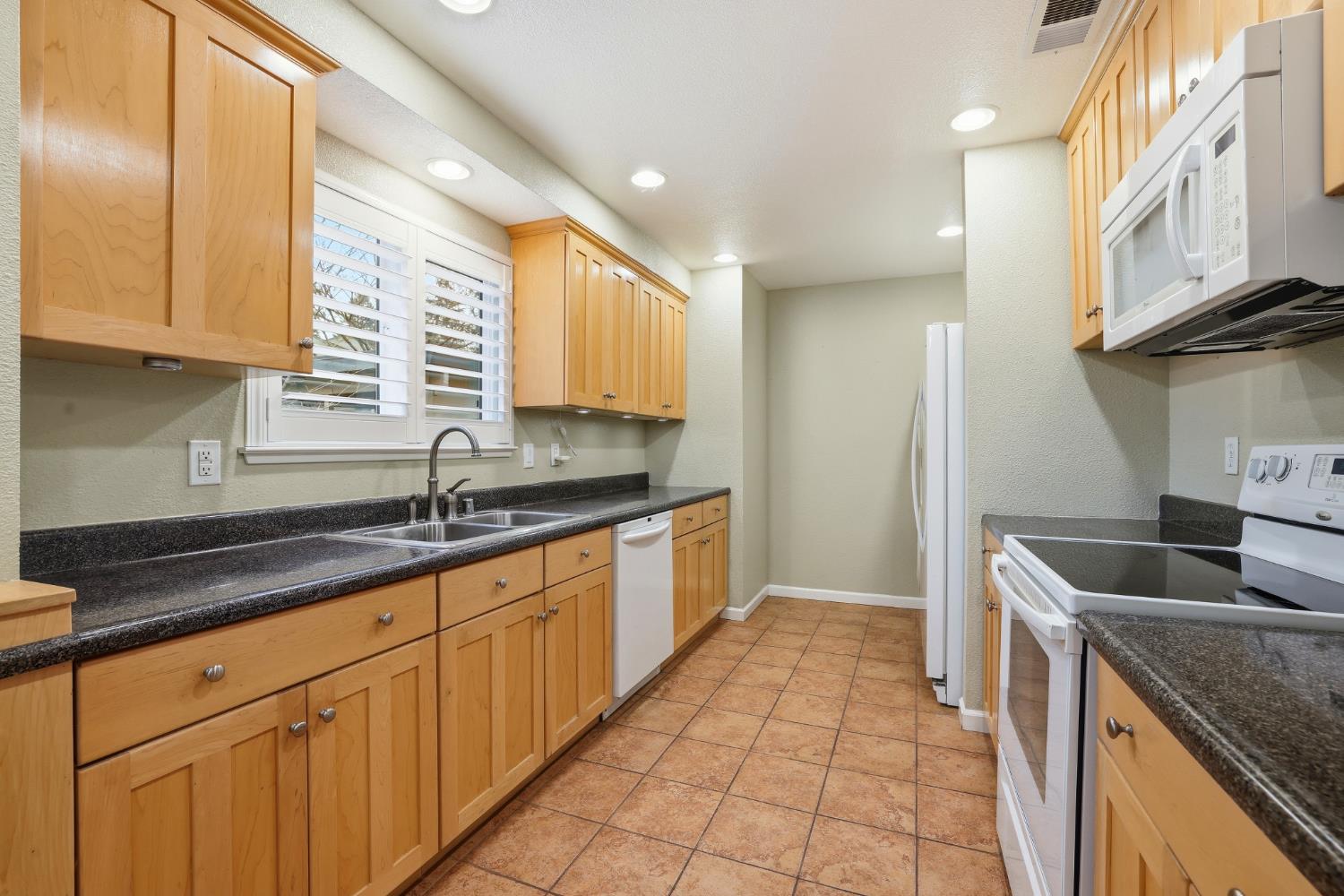 5274 Lake Knoll Lane