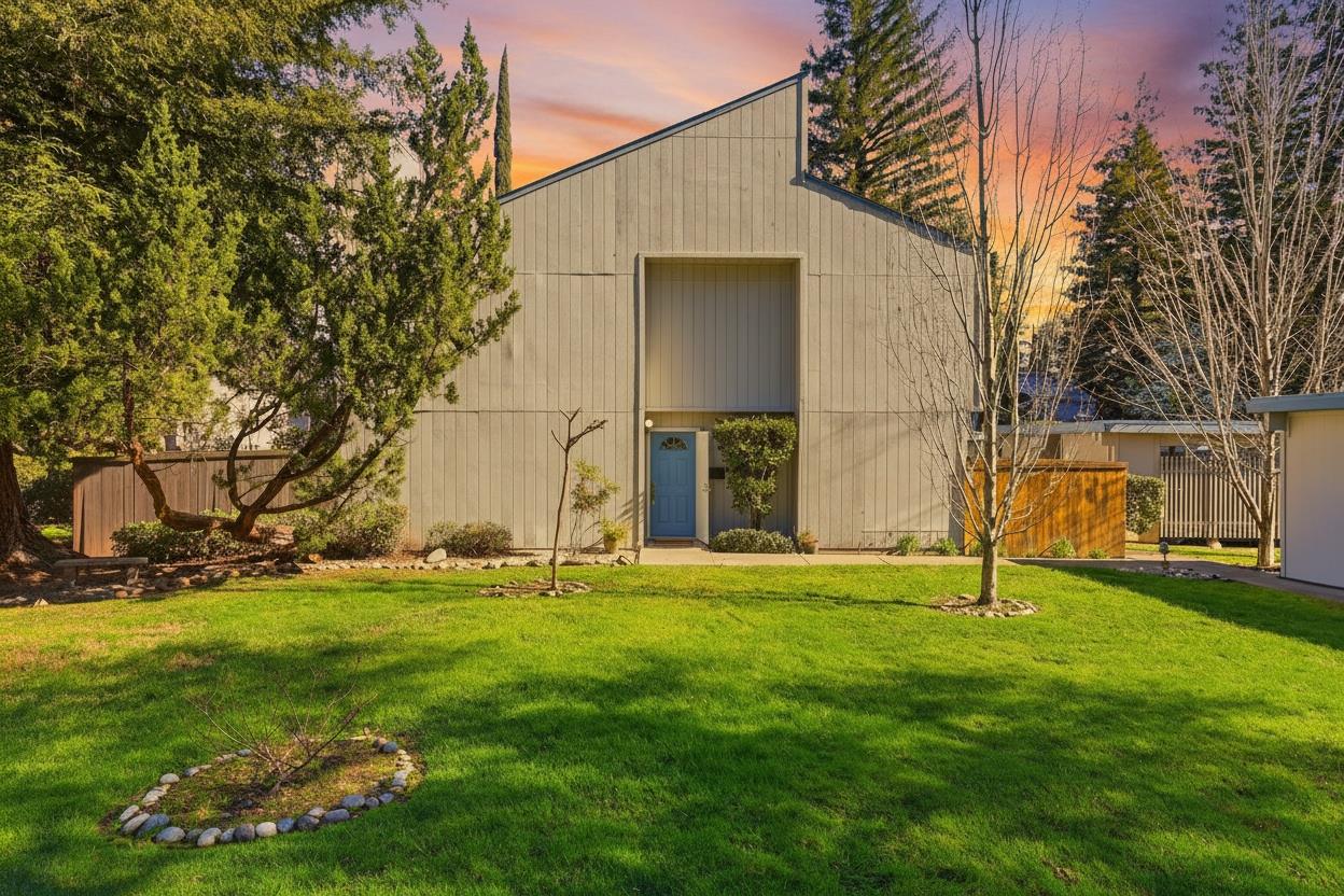 5274 Lake Knoll Lane