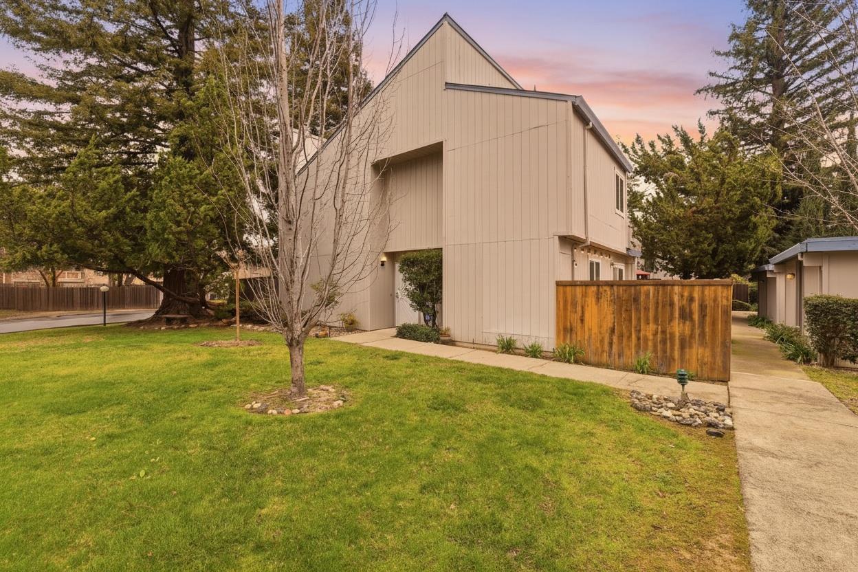 5274 Lake Knoll Lane