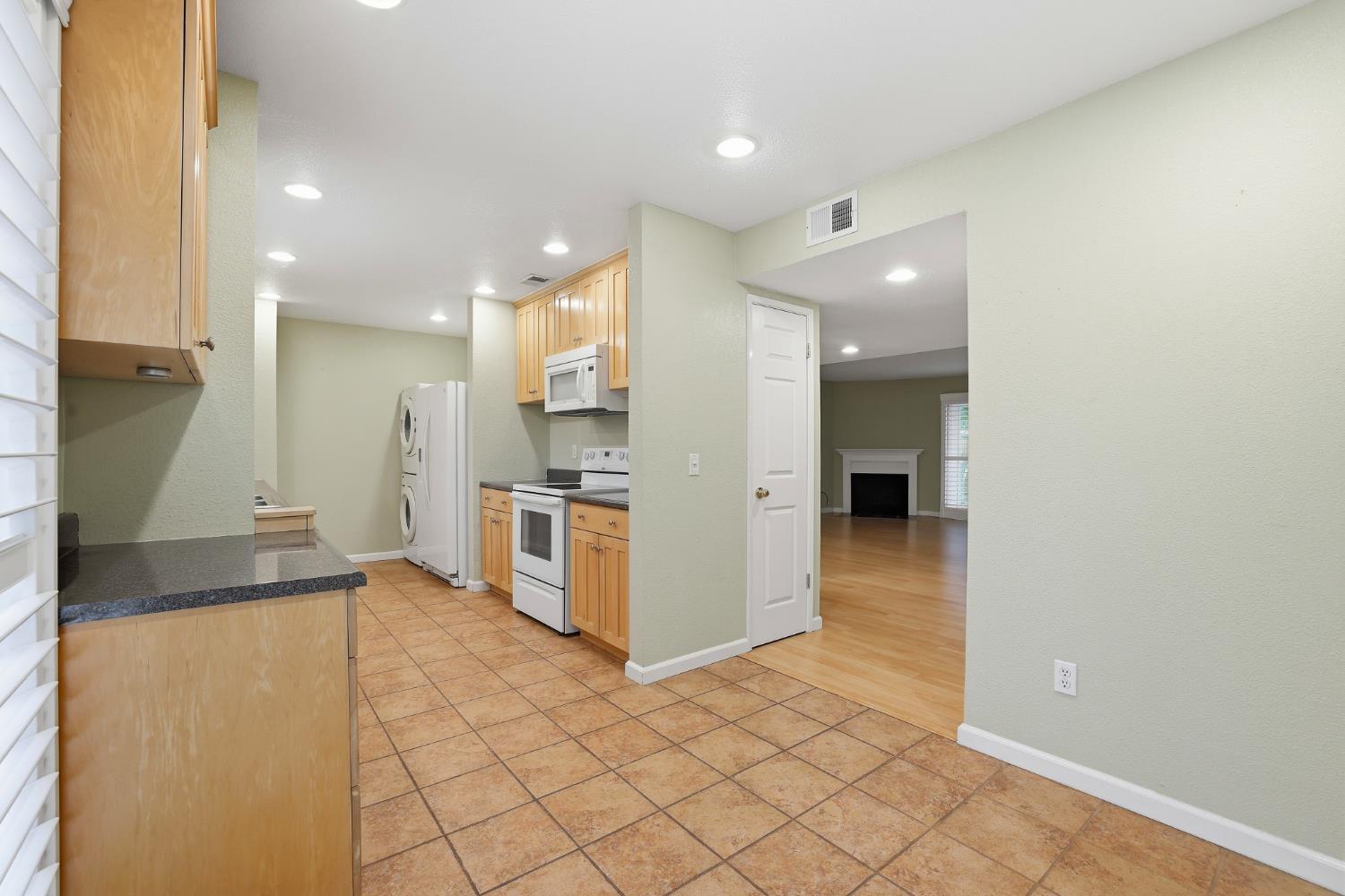 5274 Lake Knoll Lane