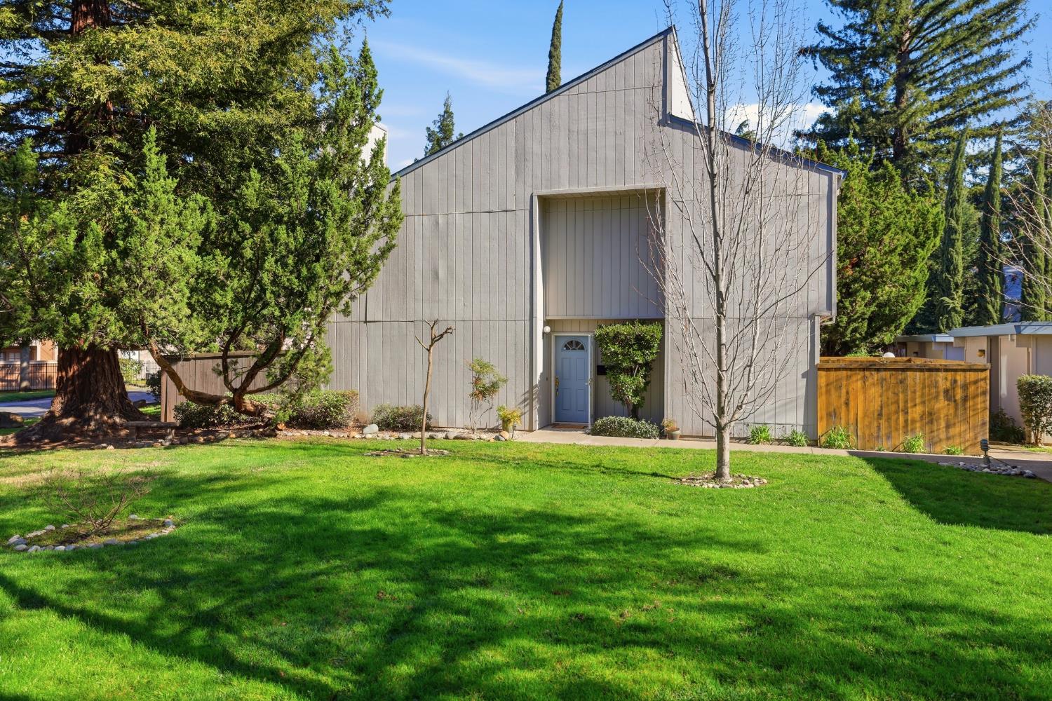 5274 Lake Knoll Lane