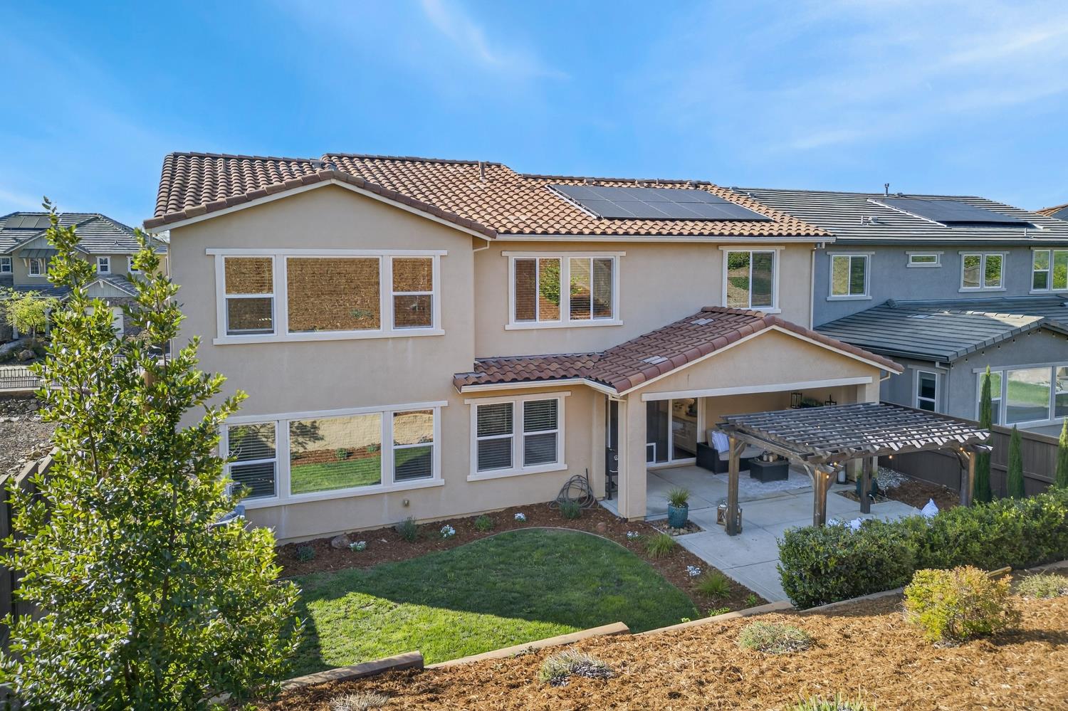 1233 Harvest Loop