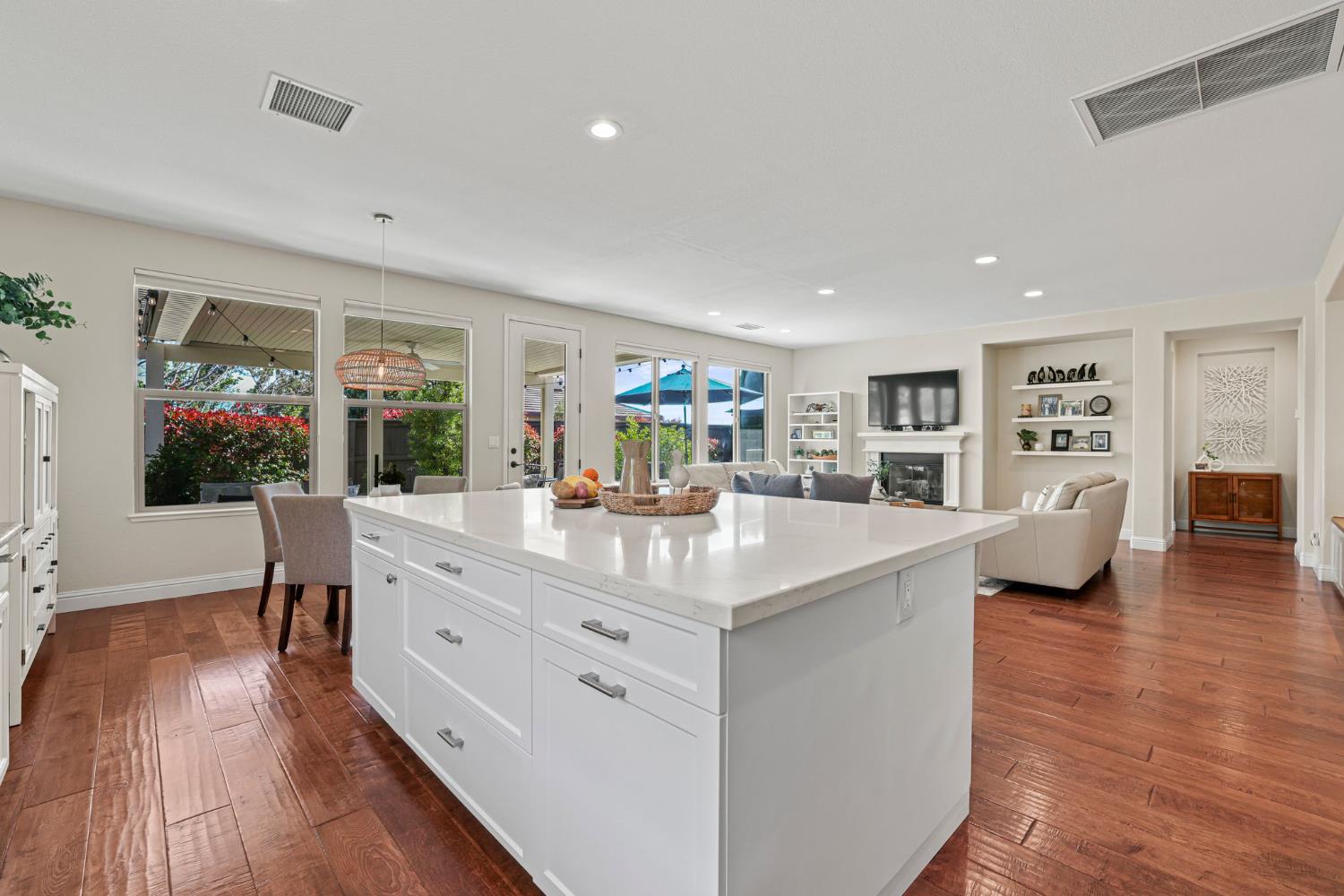 5053 Garlenda Drive