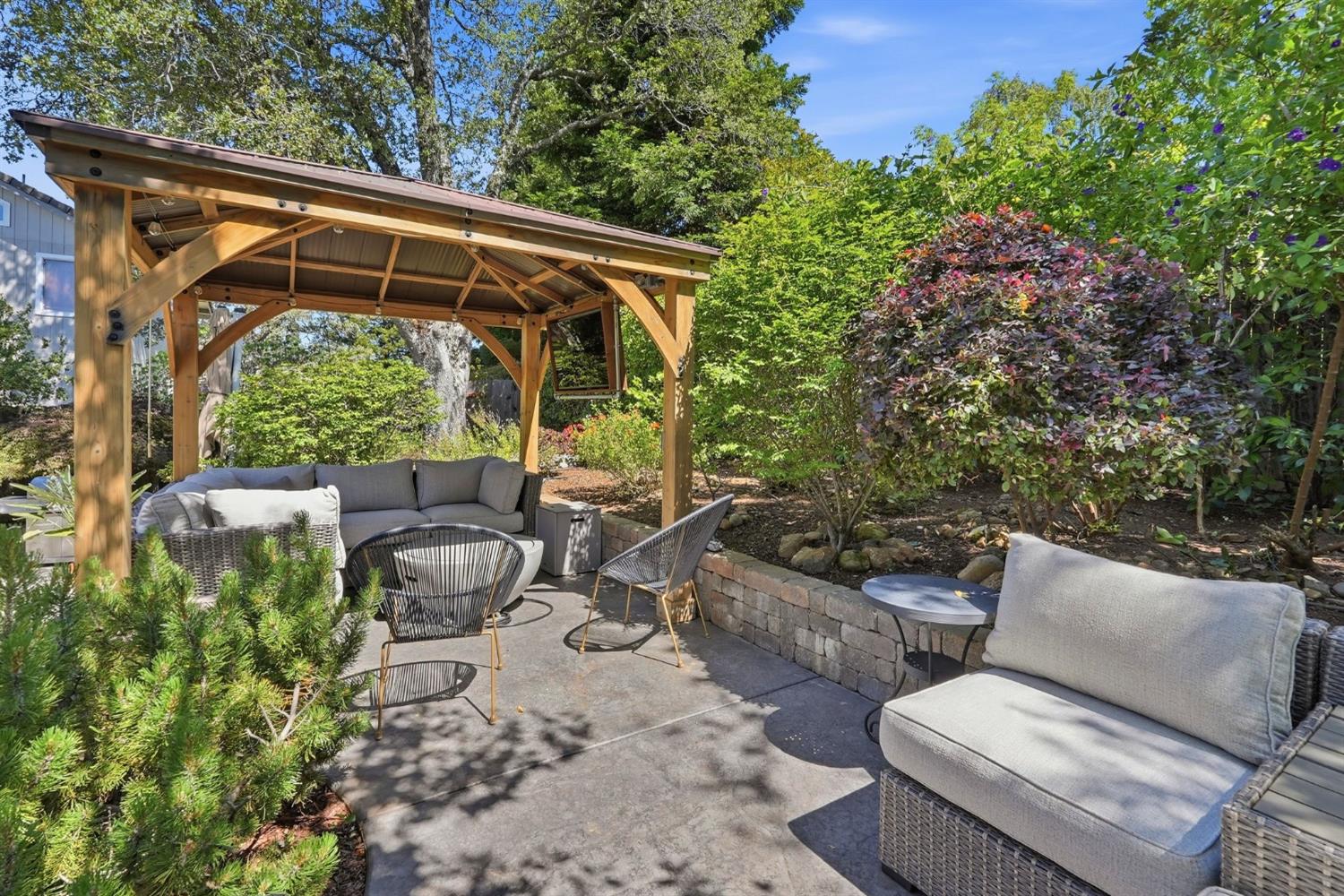 1475 Foxridge Circle