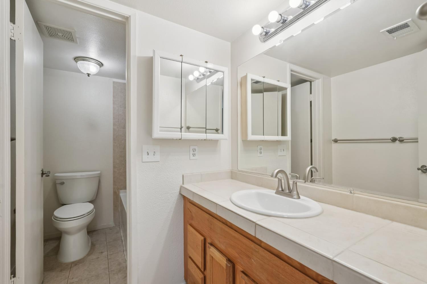 937 Fulton Avenue 502